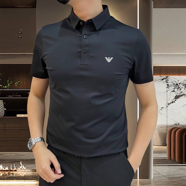 Armani阿马尼 2025春夏款专柜最新款短袖Polo衫翻领T恤 高端订制 设计前卫！胸前品牌Logo重工艺设计 高端订制冰氧桑蚕丝无缝面料.手感柔软.穿着舒