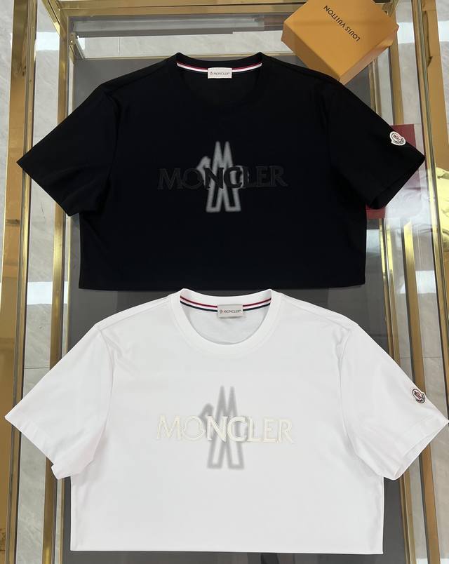 新品 蒙口 独家爆款 2025春夏新款首发专柜最新款短袖圆领T恤 高端订制 品牌Logo激光刻字膜最新工艺，高端定制120支丝爽棉面料.手感柔软.穿着舒适.专柜