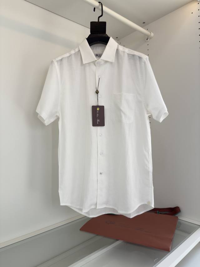 Lo*Ro Pi*Na诺 U翩雅 全品相订单，商务通勤 天然亚麻材质休闲短袖衬衫 经典款式 口袋点缀 合体的剪裁 五金辅料全品相 面料采用天然亚麻材质，亲肤舒适