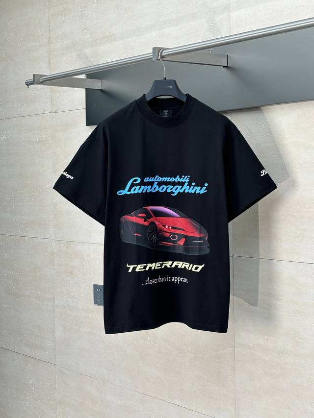 Balenciaga* 巴黎25Ss兰博基尼跑车Logo直喷印花短袖T恤 面料采用260G巴黎专用双纱*高克重1比1双纱罗纹 ，前后幅左右袖子采用进口康丽机直喷