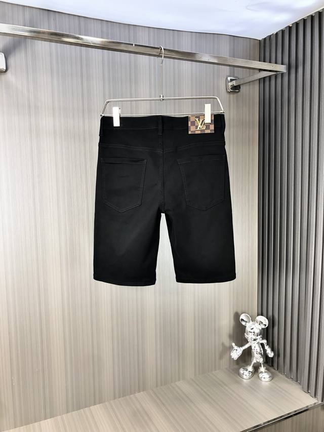 Lv 路易威登 五分短裤2025春夏最新推出 直筒 牛仔裤 新品！重工水洗牛仔面料，定制面料和一般牛仔布料比起来，更加柔软舒适！超重工洗水工艺 双工艺洗水 整条
