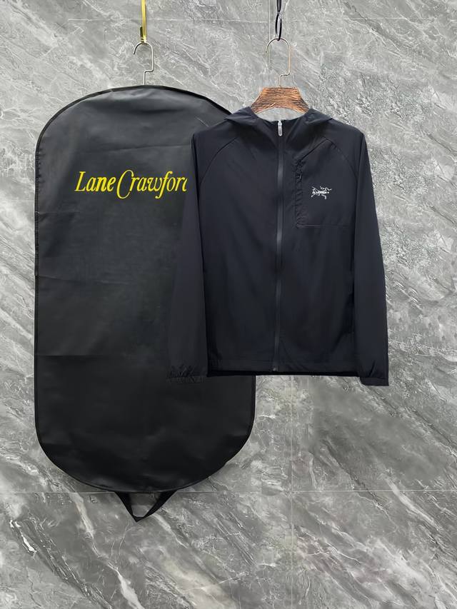 上新 高版本 Arcteyx 始祖鸟 Training系列上新！男女款连帽运动外套轻薄夹克防晒衣。臻稀货源！迪家原单好货！男女款轻薄款运动外套防晒服 ！一款多功