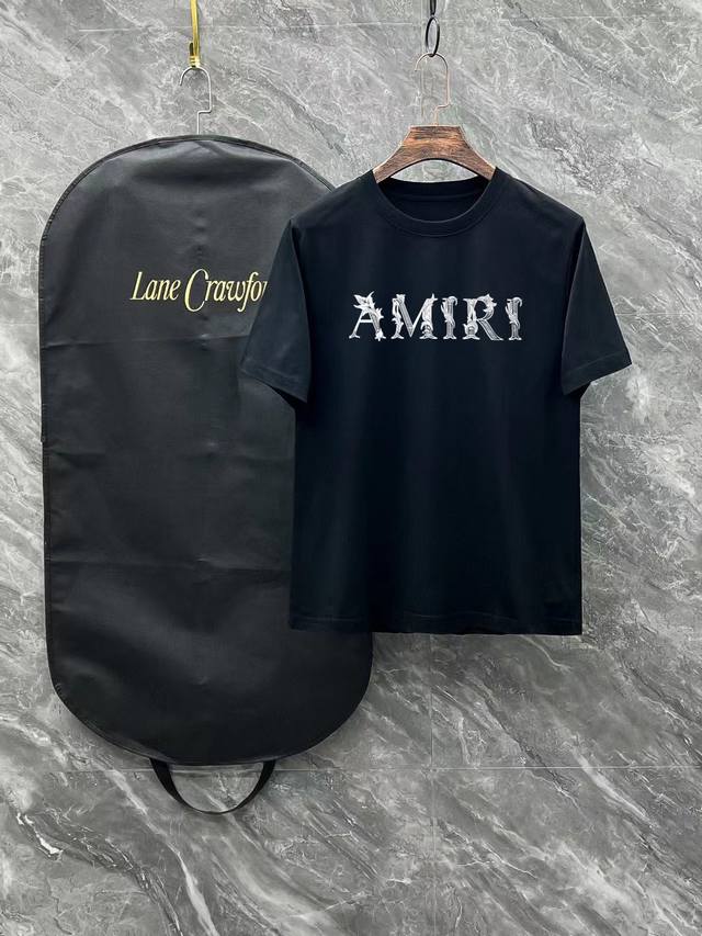 Amiri# 2025春夏新款首发专柜最新款短袖圆领T恤 高端订制 设计前卫时尚！品牌Logo重工艺设计 高端定制250克新疆长绒棉面料.手感柔软.穿着舒适.专