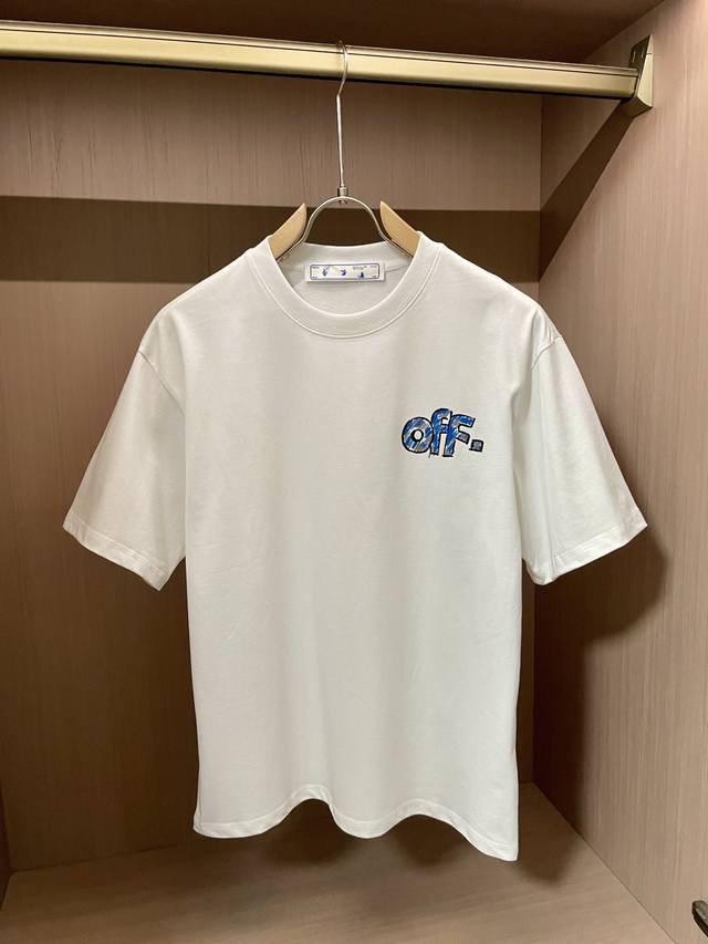 Off 2025春夏新品，优选特定原版开发双股精棉平纹面料，上身挺阔舒适度佳，外穿内搭随意搭配，男女同款夏日必备 尺码S-Xxl