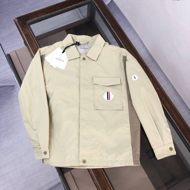 Mon*Cler 蒙口 2025最新款衬衫翻领夹克外套！经典都市休闲风尚，百搭简约范，情侣款外套！可以说是秋季必备款了 全新设计风格，颠覆认知的设计，标志性品牌