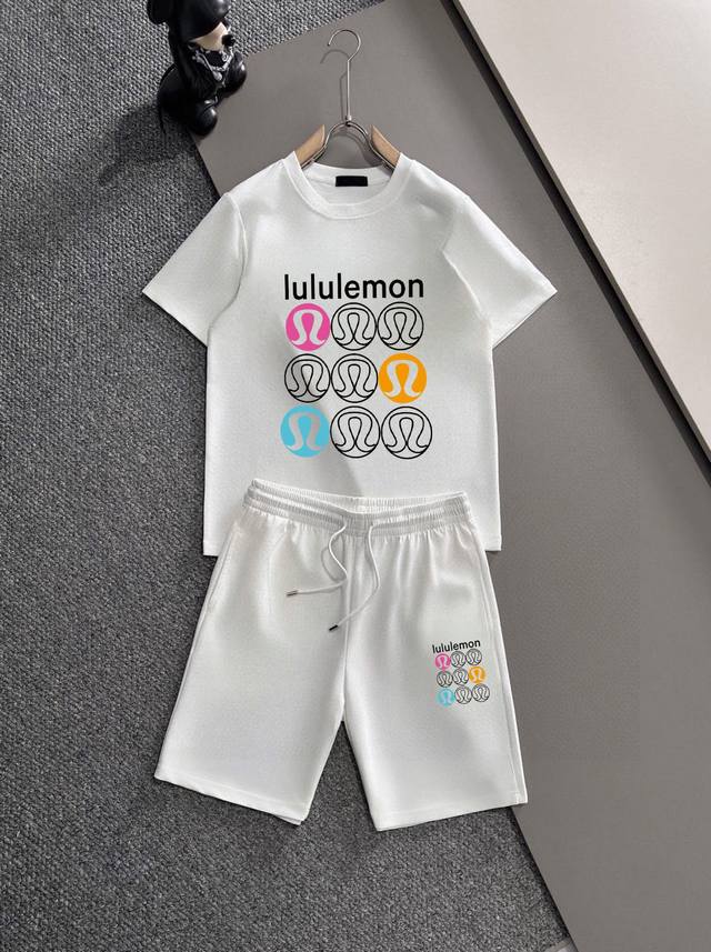 直 品牌 Lulu 2025新款男士短袖短裤套装！官网同步销售！市面高端版本！手感细腻柔软！让你穿着更加舒适！立体裁剪版型超赞！尺码:M-5Xl 下单请报身高体