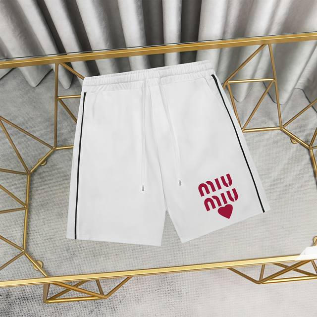 Miumiu 谬谬印花纯棉短裤卫裤 1:1对版面料300克毛圈高克重百分百纯棉 提前做过预缩水1×1双纱洗一辈子都不会变形的 男女同款 官网细节 Logo字母印