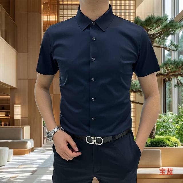 Armani阿玛尼 2025春夏款专柜最新款短袖衬衣休闲短袖衬衫 高端订制 设计前卫！重工艺设计 高端订制冰氧桑蚕丝无缝面料.手感柔软.穿着舒适.专柜级别精致车