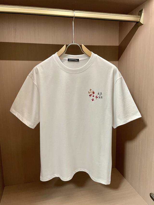 克罗心 2025春夏新品，优选特定原版开发双股精棉平纹面料，上身挺阔舒适度佳，外穿内搭随意搭配，男女同款夏日必备 尺码S-Xxl
