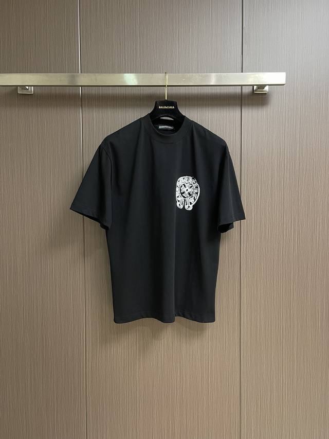Come Hearts Ch 印花圆领短袖T恤，高端模糊重叠印花工艺，黑白双色， 克高克重全棉。手感超好，做工细致，厚度适中，男女同款。尺码：M-Xxl