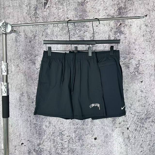 Ootd #7010 挂拍 Nike耐克联名Stussy梭织短裤原品质轻量化上身很舒适 点睛之笔的前后Logo包运动气质满满全天候速干运动短裤男女同款五分裤透气