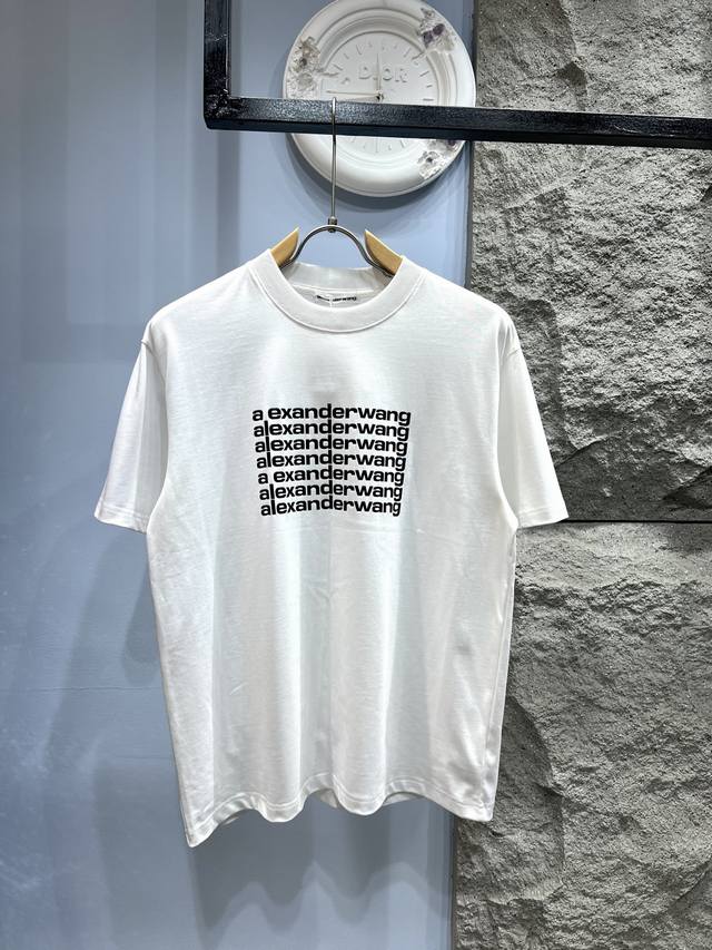 Xp Alexander Wang*亚历山大王 排列字母短袖T恤 *精选280G 26支双纱紧密纺面料，透气性与舒适度兼备，耐磨性与质感并存。每一次穿着，都是对