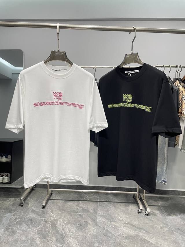 Kailai B23-Aw大王25Ss春夏新款重磅纯棉棉布纯色圆领短Tee，男女同款立体字母标识刺绣休闲短袖T恤衫！贸易公司渠道稀出，同步官网发售！一款简约通勤