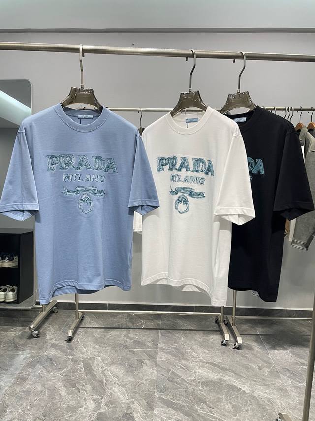Kailai B23-Pra25Ss春夏新款纯棉布圆领短Tee，男士立体字母标识刺绣休闲套头短袖T恤衫！贸易公司渠道稀出，领先官网发售！P家全新字母T恤以其优质