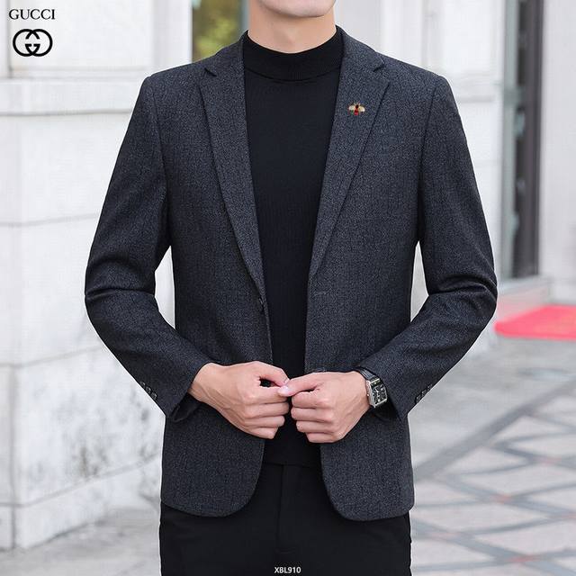 古奇。2025早春男士休闲男士西装外套，最新时尚潮流单西，贸易公司渠道稀出，同步官网发售，男神最为期待的精品狠货重磅来袭，让你感受到什么叫真正的高奢有内涵 完美