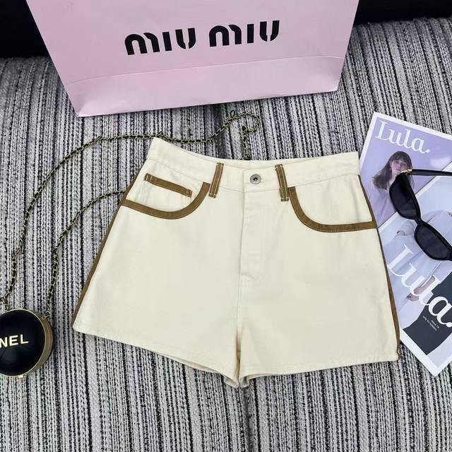 强烈推荐 25年早春夏系列 Miu*新款撞色边设计牛仔短裤 字母贴布绣点缀 Sml