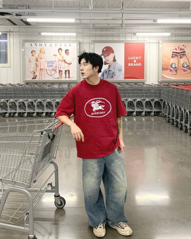 Bbr*巴宝-莉2025S新品短袖T恤，男女同款！经典战马胸前撞色层叠搭配.战马烫画采用立体发泡工艺帅气时尚，简约百搭！采用230个新品纯棉面料棉.不仅挺括，保