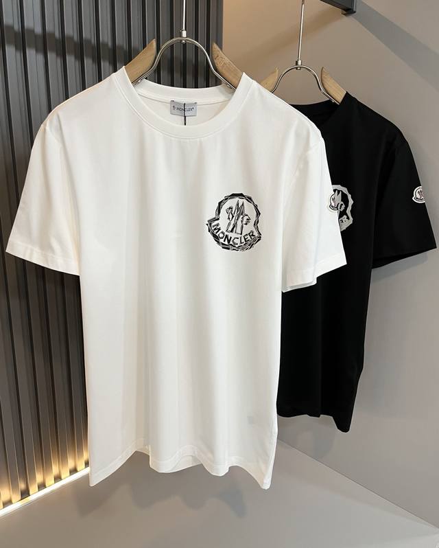 Moncler蒙家 2025春夏最新男女同款贸易订单短袖T恤，全品相！！网红款！采用Logo图案印花设计！上身舒适透气，不僵硬，整体有着丰富的立体感，品质出口订