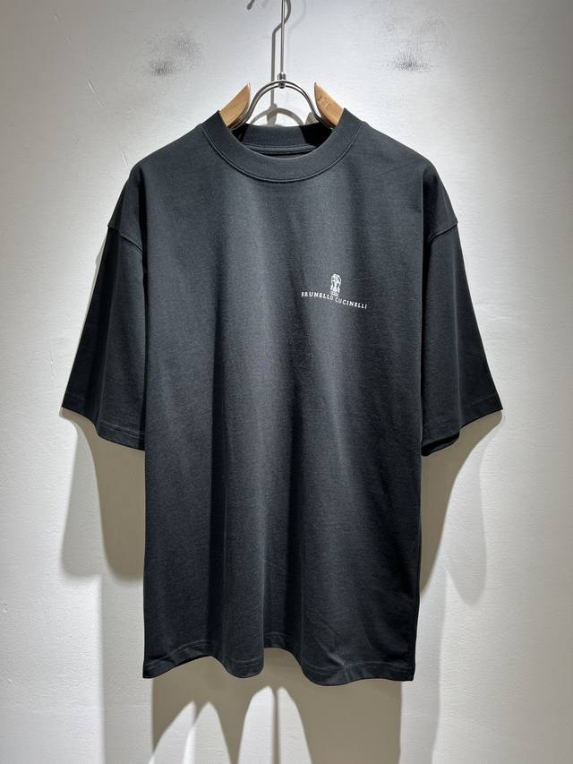 Bc-Brunello Cucineli 2025春夏新款男女同款短袖T恤，众多明星都爱穿的时尚百搭单品！Logo印花超级好看,喜欢经典简约的朋友,一定不能错过