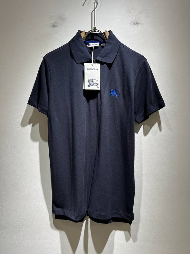 Bur*Erry 巴*莉 2025春夏新款男士短袖Polo衫，品牌最新设计元素！既不单调也不复杂,恰到好处的展现品味！客供顶级定制珠地棉面料！舒适吸汗透气根本不