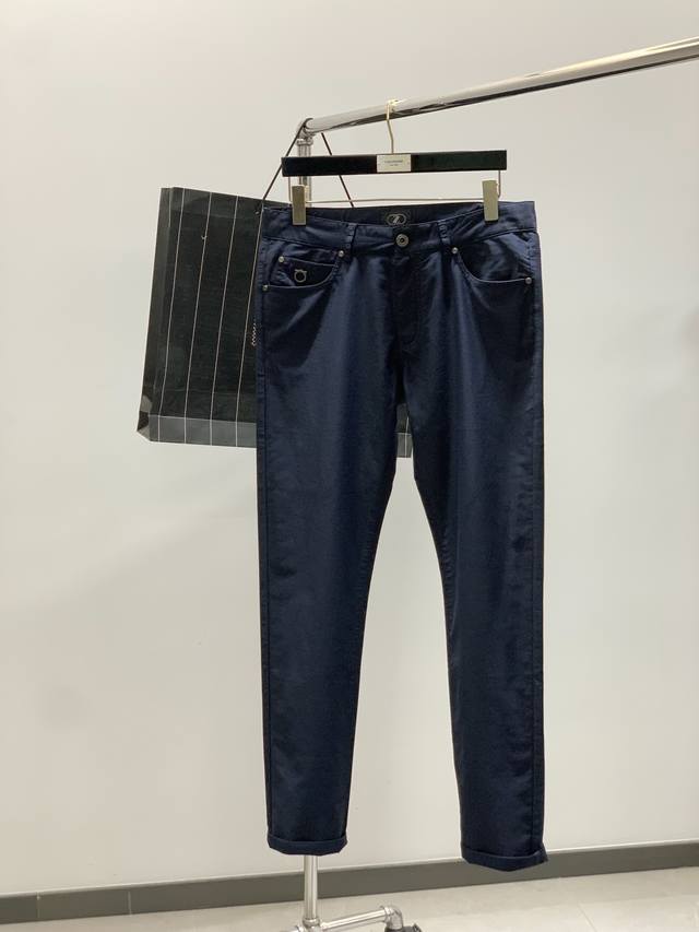 Zegna 杰尼亚，2025春季最新品，专柜同步有售，原单狠货，时尚休闲裤，进口原版面料，上身舒适透气，简约易搭配，顶级印花工艺字母图案装饰Logo，原版五金辅