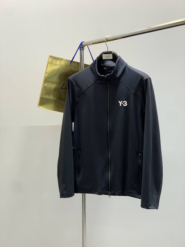 Y-3 山本耀司，2025春季最新品，专柜同步有售，原单狠货，时尚休闲外套，进口原版面料，舒适度极佳，经典Y3字母Logo，工艺精湛，档次极高，舒适透气，上身时