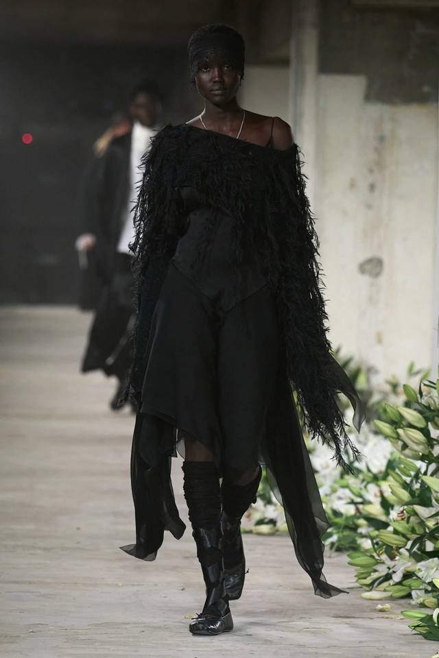25Ss春夏Ann Demeulemesster 暗黑系收腰吊带连衣裙 高品质蕾丝拼接。Smlp ：黑色