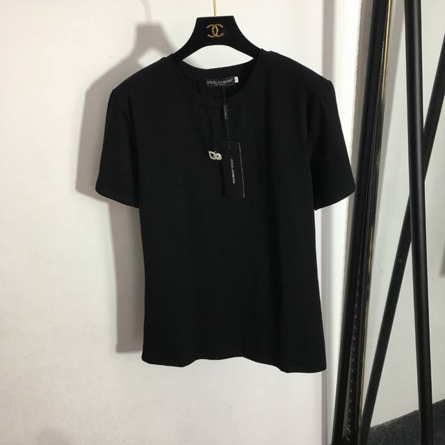 款号 3140 Dg*新款 钉钻别针装饰 纯色百搭短袖T恤，黑色，白色，S-Xl， S码；肩宽42，胸围88，袖长18，衣长62