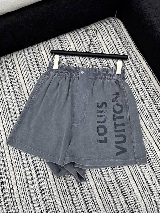 爆款现货 原单品质 Lv*｜精致重工洗水扎染印花短裤 高订面料 工艺款 亲肤透气舒适 标志性字母图案低调奢华 减龄少女时代！白富美必备神器！ 经典版型百搭不挑人