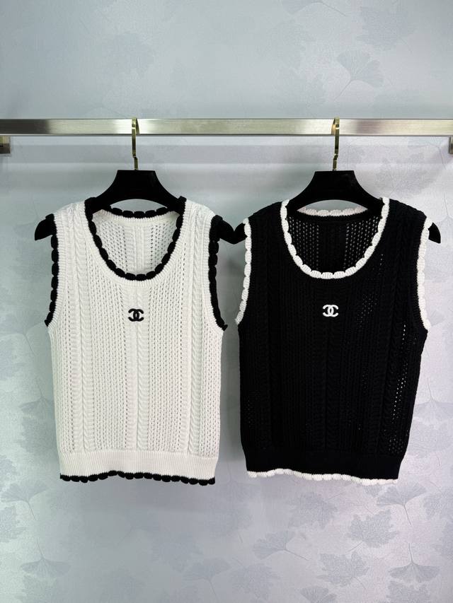 Chane*25春夏新品！高级黑白配色织边字母撞上衣，减龄且时尚，超级百搭！撞色边字母Logo设计，经典圆领修身版型百搭不挑人时髦又高级！ 2色3码Sml T2