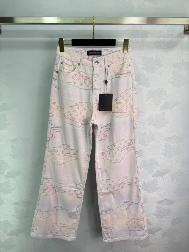 Lou* 25Ss春夏新款 彩色字母提花直筒牛仔长裤丨独家高版出品！采用进口牛仔棉面料 面料细腻柔软舒适 柔软舒适的触感 上身舒服 立体裁剪版型百搭又显瘦 能瞬