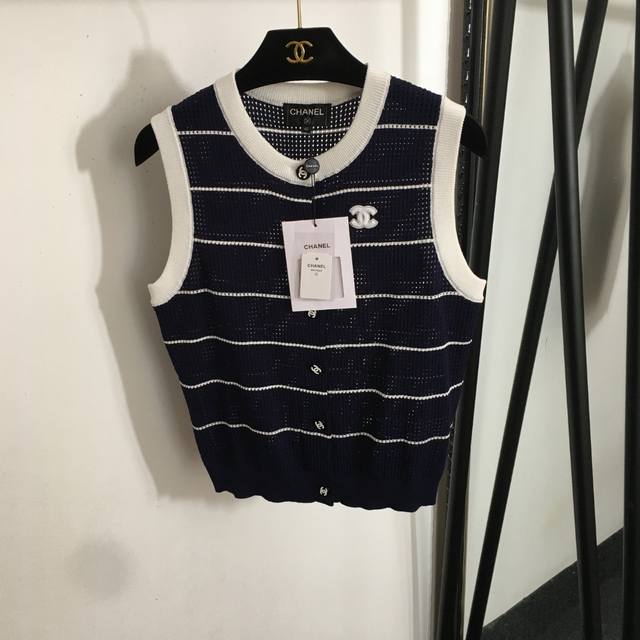 款号20253734 Chane*新款 小香Logo拼色条纹镂空针织背心，白色，黄色，藏蓝色，36 38 40， 40码；胸围84，长49