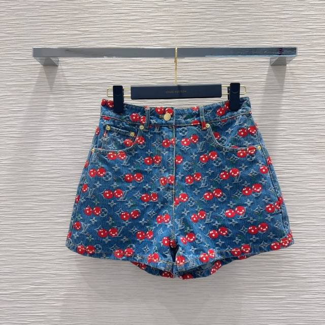 Louis Vuitto* 2025Ss新款牛仔 高版出品~超时髦新款丹宁牛仔 酵洗个性色调上身又酷又飒爽 采用定制高品质斜纹棉质水洗牛仔面料，纹理细腻，棉感自