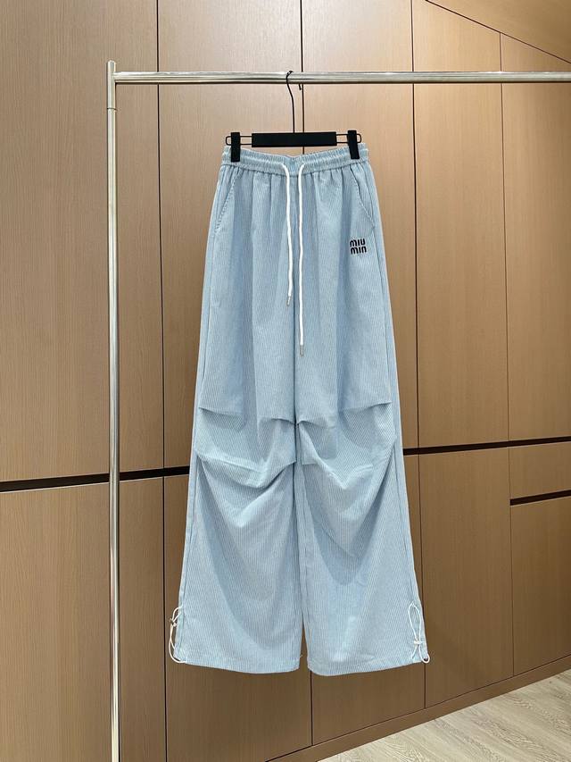 爆款现货 原单品质 设计师｜25新款抽绳松紧腰条纹休闲裤 颜色百搭高级 定制腰带尽显高级随意感 视觉盛宴 四季必入的百搭单品 订制面料，质感巨好，慵懒范儿十足