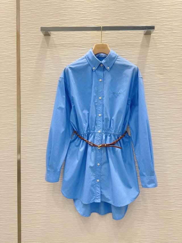 Miu Mi* 2025Ss新款衬衣裙 低调奢华立体剪裁 精简线条感设计 高贵典雅又尽显温柔知性的气质 进口特殊材质 收到手会很惊艳 定制面料质感超赞！Sml