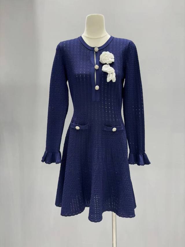 2025新款新款 荷叶边袖镂空针织连衣裙 Size: S- L