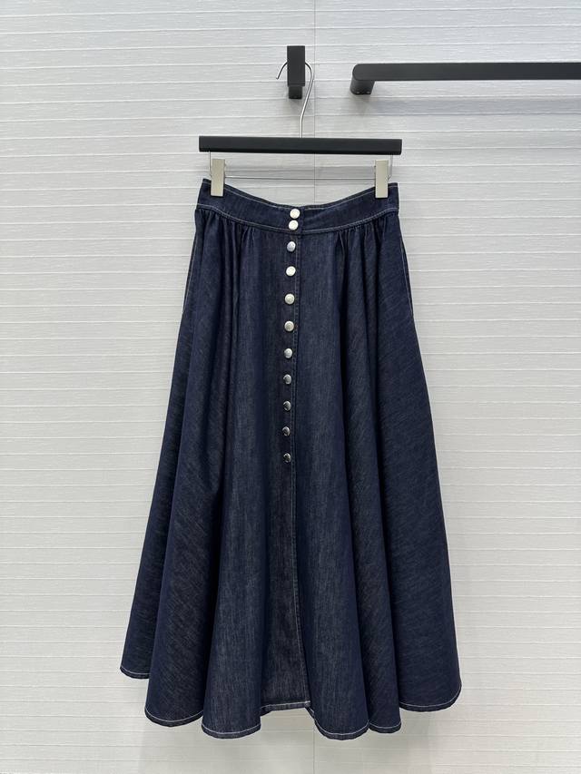 独家首发 Dio*25春夏新品。原浆色蓝牛仔长半裙！原版定制重大用量大圆裙摆内里Logo提花工艺！气质减龄少女风高腰大A蓬逢裙摆上身显瘦又高挑！白富美必备单品高
