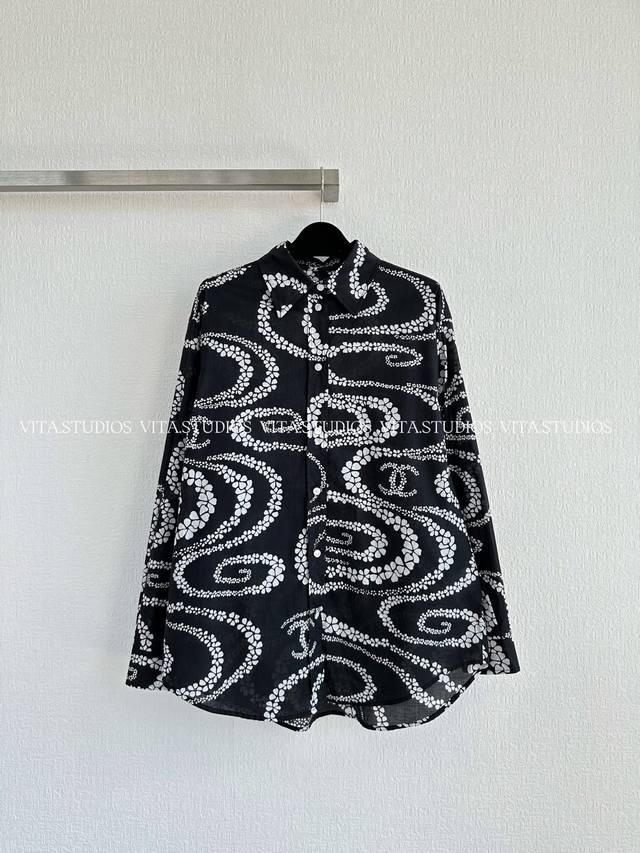 爆款少量现货 水花纹长袖衬衣 高级定制透纱棉感面料,精准定位裁剪 根据Yb花形摆排纸样裁剪,前中花位左右对齐。直筒宽松版型，通体活性满印不规则错落优雅的花瓣波浪