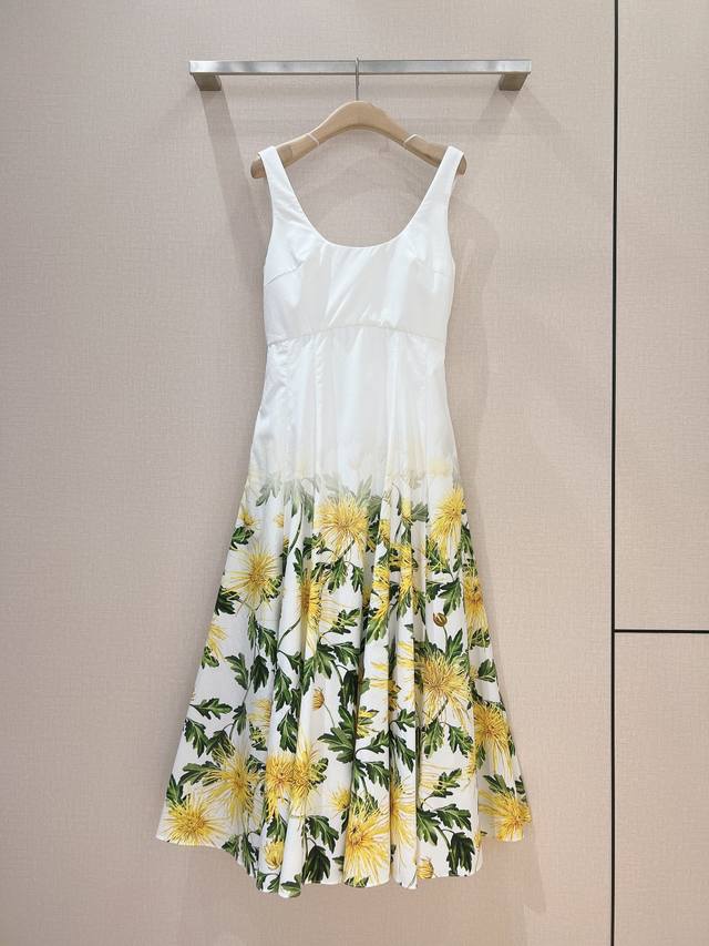 Oscar De La R*E*N*T*A 2025早春新品 最新花卉印花元素，U型方领裙裙身多条拼缝定位印花工艺，透气扩挺棉材质、手感柔软细腻、打造气质优雅感