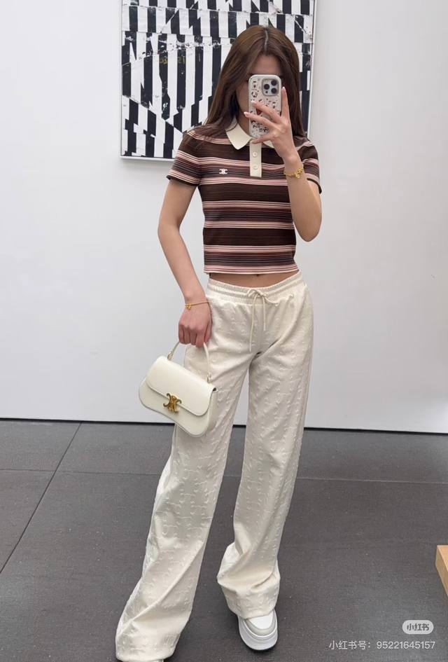 Celine25夏季新款，满Logo提花浮雕工艺 高品质放心推 原版开发 高版出品 经典简约休闲清新减龄~搭配系列上衣都洋气，可休闲可女人~显高 显瘦可通勤可让