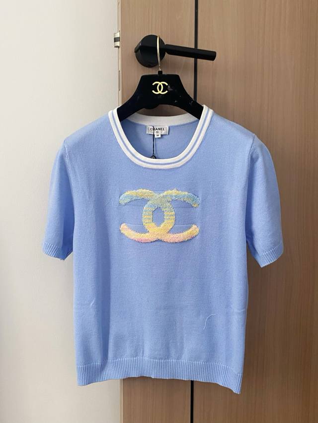 新款 三色短袖 面料透气 Logo图案设计修饰点缀！上身高级氛围感 色 码数：