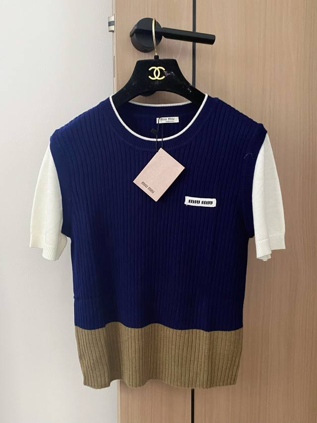 新款 三色拼色短袖 Logo点缀修饰 上身显瘦百搭 色 码数：