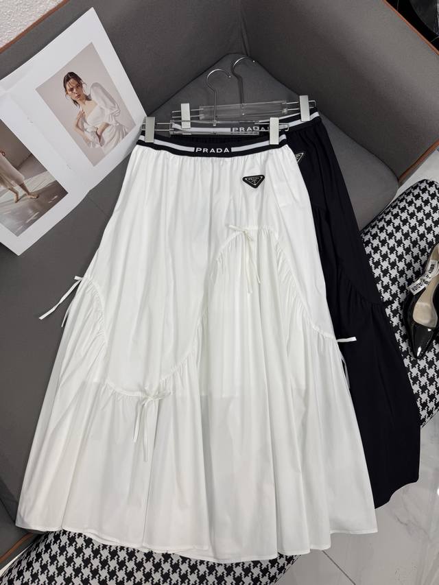 Prad* 25Ss新款半身裙 经典三角标装饰 字母橡筋腰 高品质 两色三码Sml