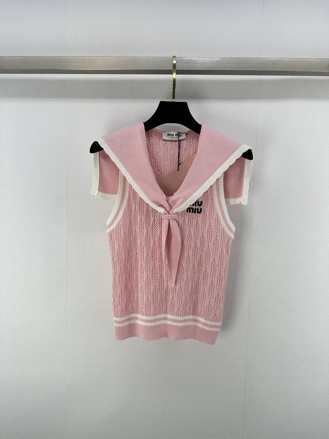 Miumi*上新细节 25 春夏新款海军领背心 Logo点缀修饰 学院风百搭少女风格俏皮减龄 视觉效果更丰富 日常出行或聚会轻松驾驭 上身显瘦百搭 2色3码Sm