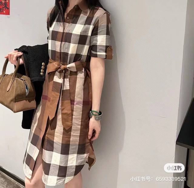 Burberr*Y 巴宝家 春夏新品 翻领短袖格纹印花连衣裙 配腰带 版型上身显瘦 码数S Xxl P