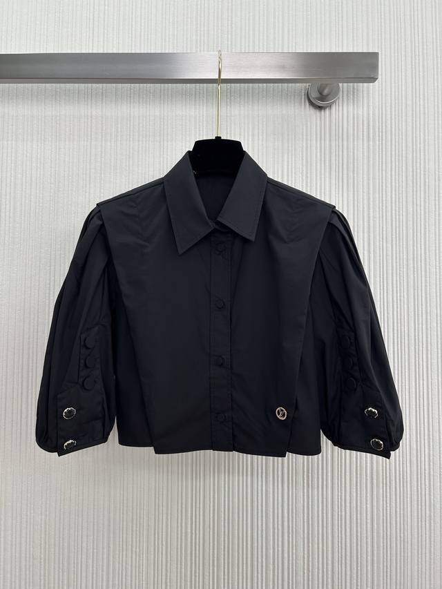 上新啦～Loui*25新品衬衫飞袖设计气质少女风 短款版型显瘦又高挑 进口棉质地超赞！Sml三码