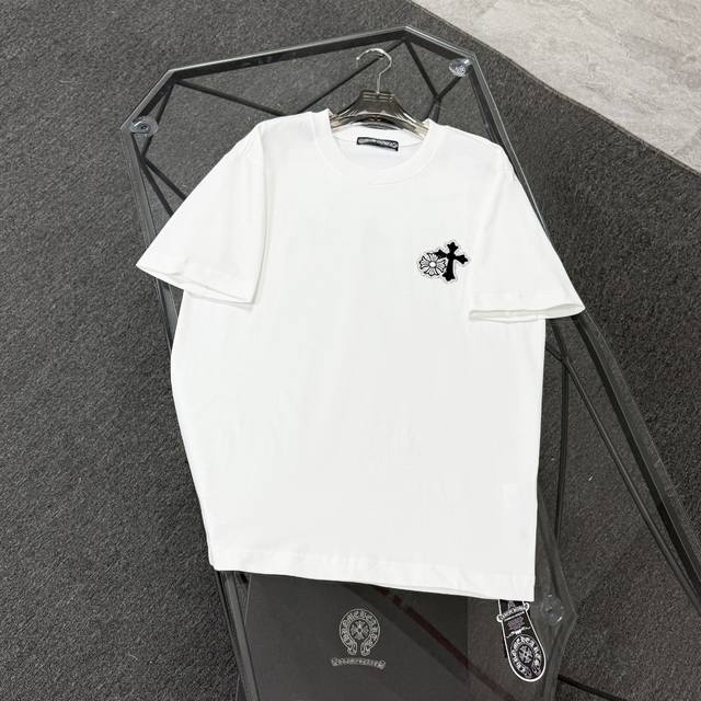 Chrome Hearts克罗心 25款高版本 面料采用300克高密度纯棉 不变形 不缩水 三标齐全 男女同款 工艺：进口烫钻+压光皮植绒 颜色：白色 黑色 S