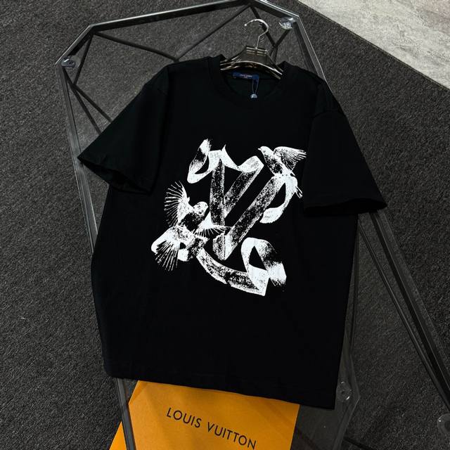Louis Vuitton路易威登 25款高版本 面料采用300克高密度纯棉 不变形 不缩水 三标齐全 男女同款 工艺；数码印花 颜色：白色 黑色 Size：S