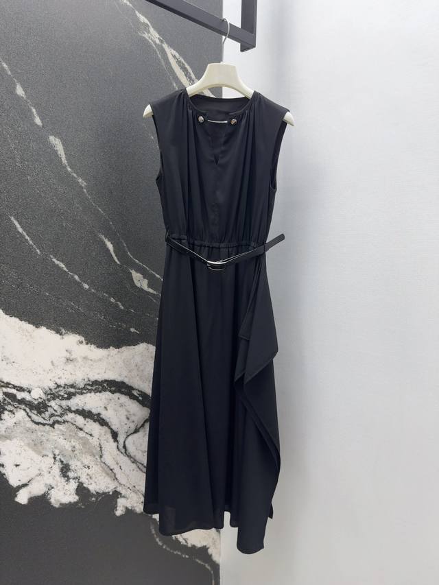 Max 25Ss 春夏新品赫本风优雅半开领收腰无袖连衣裙 天丝混纺醋酸面料很高级 不规则裙摆设计搭配腰带上身完全不挑人 版型显瘦细节小性感 温柔大方提气质 面料