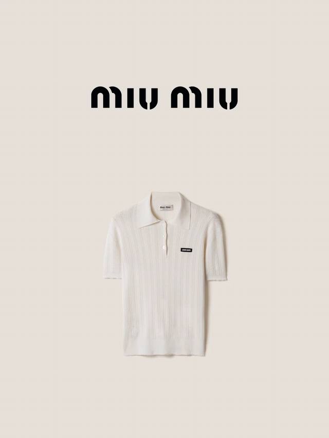 Miumi*缪家新款 胸前小标志Logo装饰系扣门襟翻领修身显瘦短袖针织衫上衣！红色、白色、藏蓝色、 L码：胸围72以上，袖长24，衣长58 面料弹力大尺寸仅供